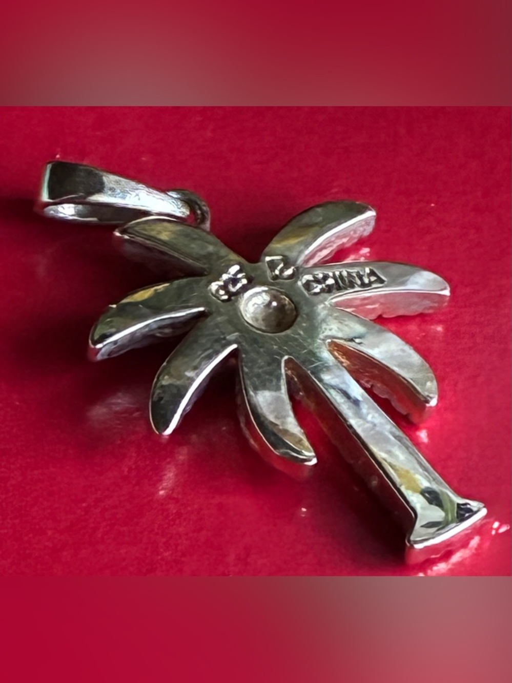 925 Silver ,Sparkling Palm Tree Pendant Necklace in Silver - Picture 2 of 8